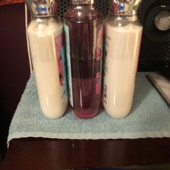 NWT 3) Piece Bath & Body Works Hello Beautiful Sealed - Picture 2 of 4